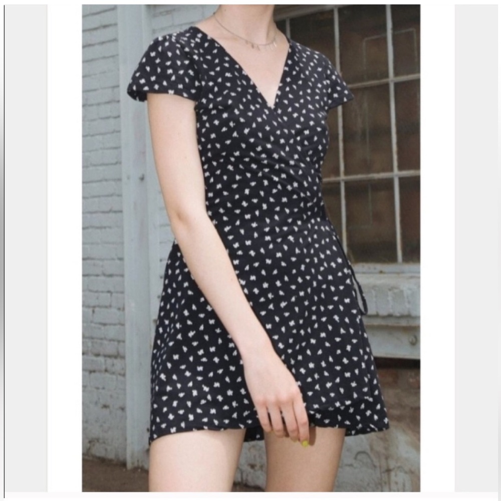 Brandy Melville Blue Floral Print Wrap Around Robbie Dress in Size XS/S